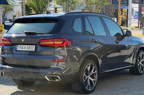BMW X5 xDrive 45e M Sport — пробег 76 759 км — фото 2 из 5