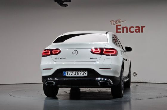 Mercedes-Benz GLC-Class GLC300e 4MATIC Coupe — пробег 33 359 км — фото 4 из 5
