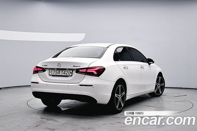 Mercedes-Benz A-Class A250 4MATIC Sedan — пробег 86 598 км — фото 2 из 5