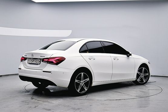 Mercedes-Benz A-Class A250 4MATIC Sedan — пробег 86 598 км — фото 4 из 5