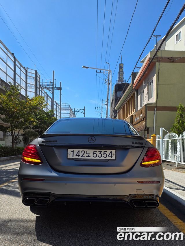 Mercedes-Benz E-Class E63 AMG 4MATIC+ — пробег 57 000 км — фото 4 из 5