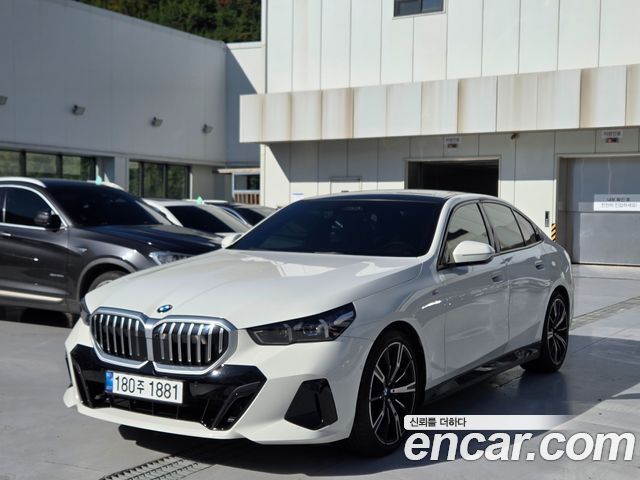 BMW 5-Series 530i xDrive M Sport — пробег 64 650 км — фото 1 из 5