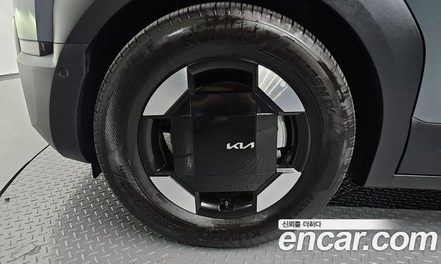 Kia PV5 Passenger 5 Seater Plus — пробег 8 074 км — фото 5 из 5