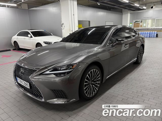 Lexus LS 3.5 Luxury AWD — пробег 14 500 км — фото 5 из 5