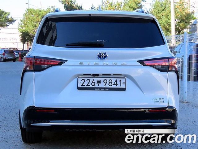 Toyota Sienna 2.5 Hybrid 2WD — пробег 126 692 км — фото 4 из 5
