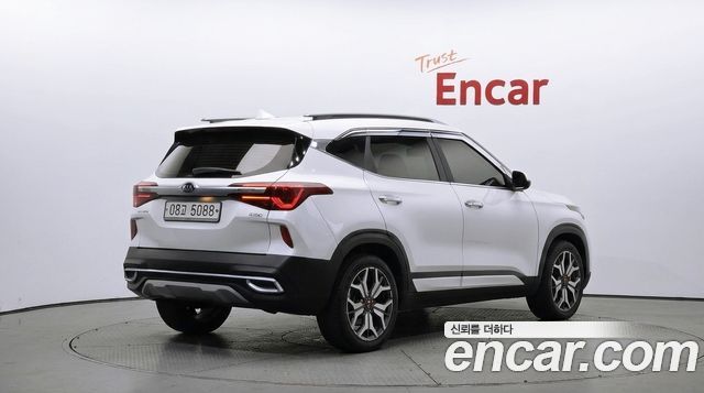 Kia Seltos из Кореи Encar